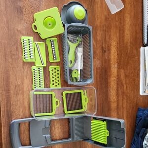 Green and Gray Vegetable Chopper Set
